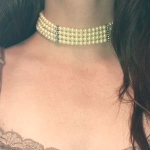 Pearl choker